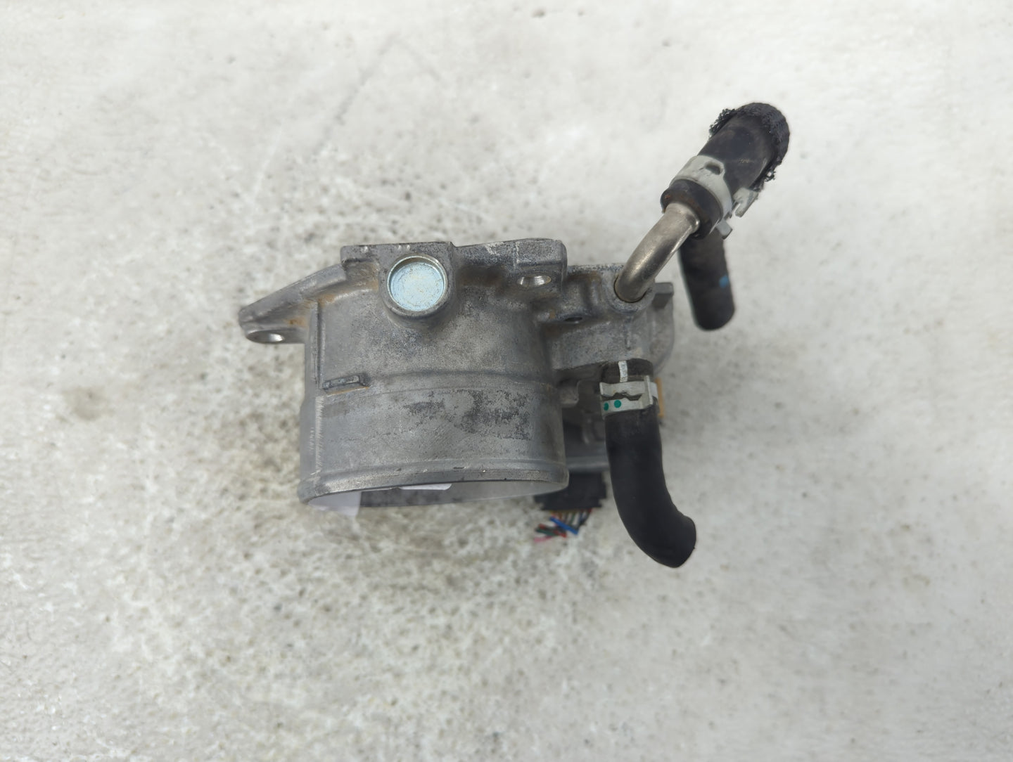 2019-2022 Toyota Rav4 Throttle Body P/N:22030-F0010 Fits Fits 2018 2019 2020 2021 2022 OEM Used Auto Parts - Oemusedautopart
