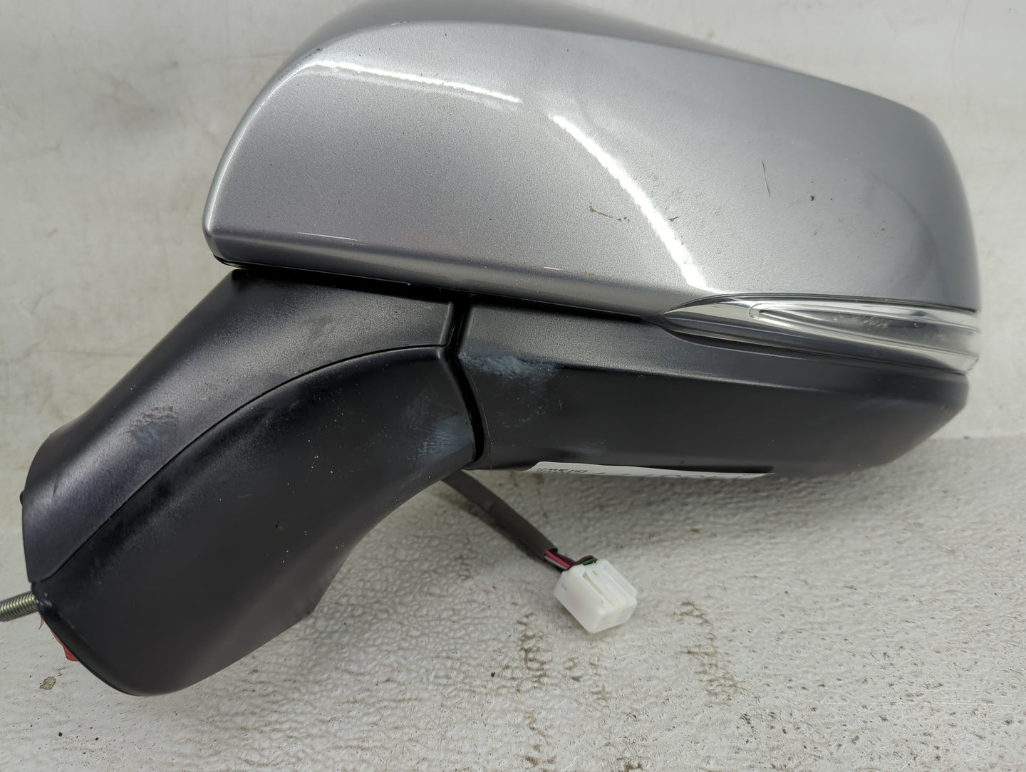 2019-2022 Toyota Rav4 Driver Side View Mirror - Left Door Mirror OEM Used - Oemusedautoparts1.com