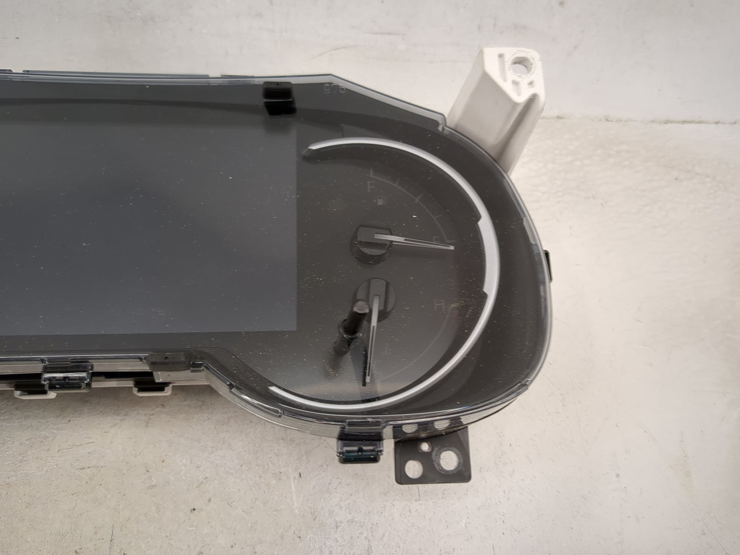 2024 Toyota Rav4 Instrument Cluster Speedometer Gauges P/N:83800-0RE50-00 TN257640-8582 Miles: Fits OEM Used Auto Parts - Oe