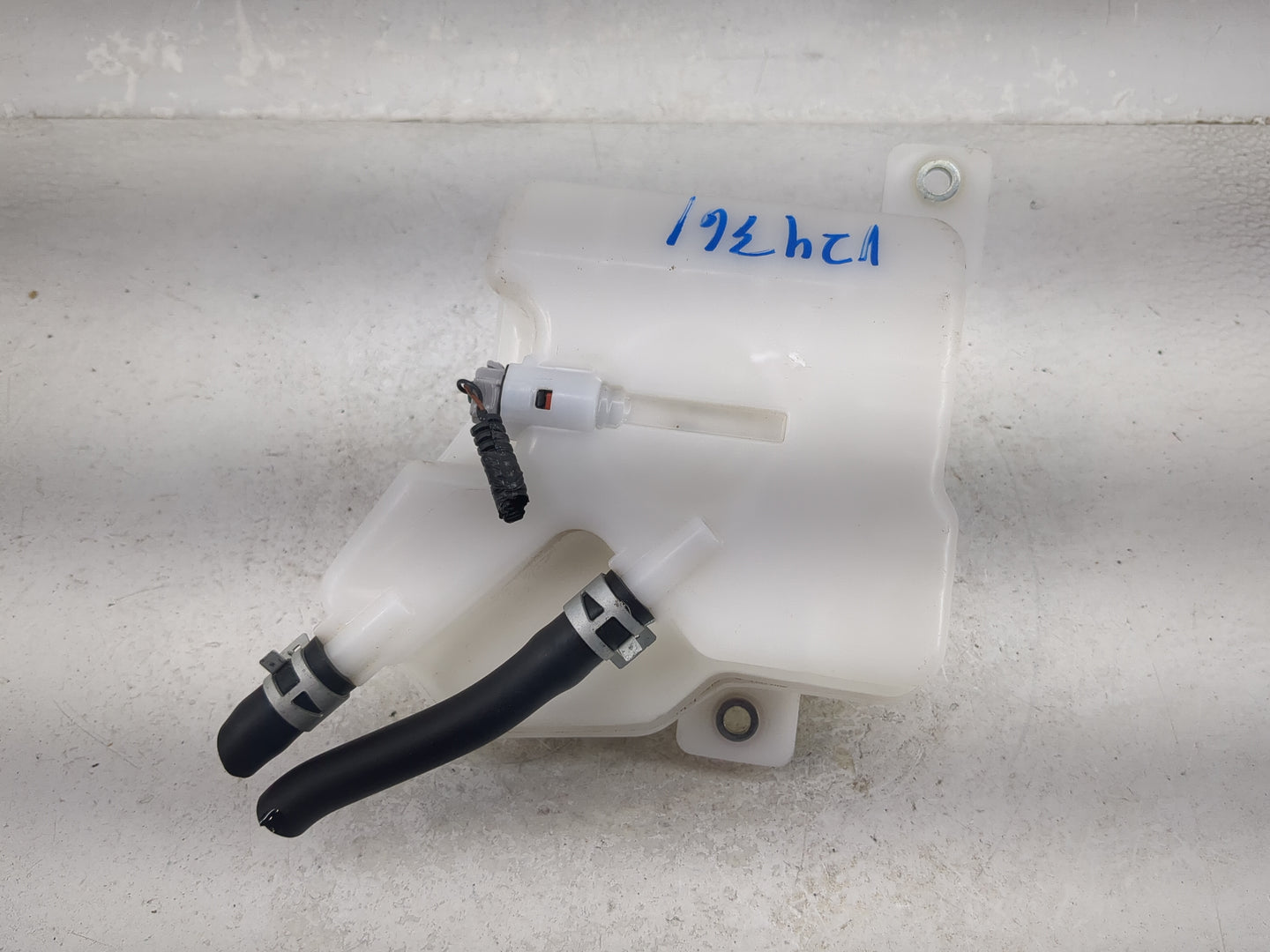 Toyota Sienna Radiator Coolant Overflow Expansion Tank Bottle 1469961 - Oemusedautoparts1.com