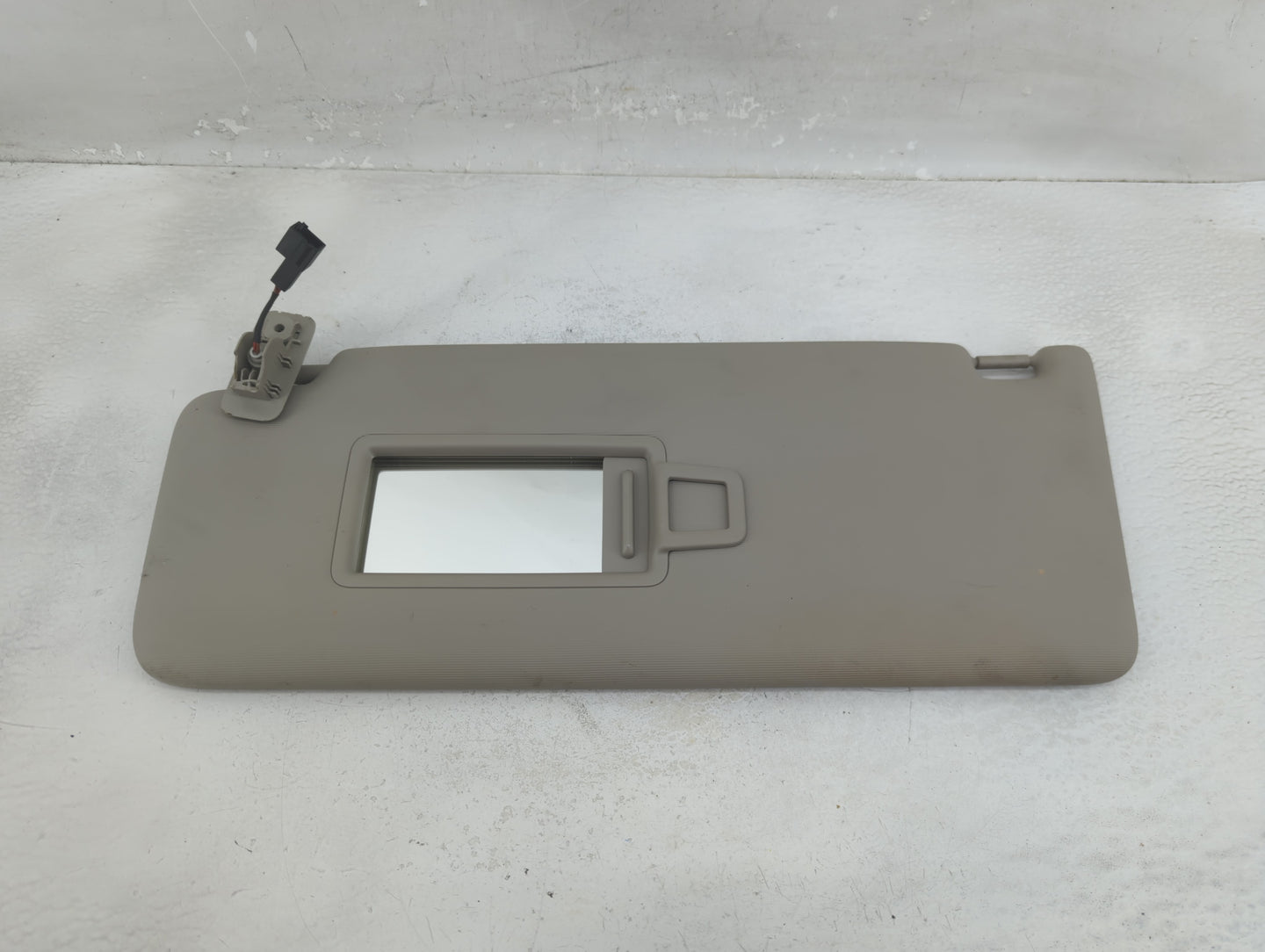 2024 Volkswagen Atlas Sun Visor Shade Replacement Driver Left Mirror Fits OEM Used Auto Parts - Oemusedautoparts1.com