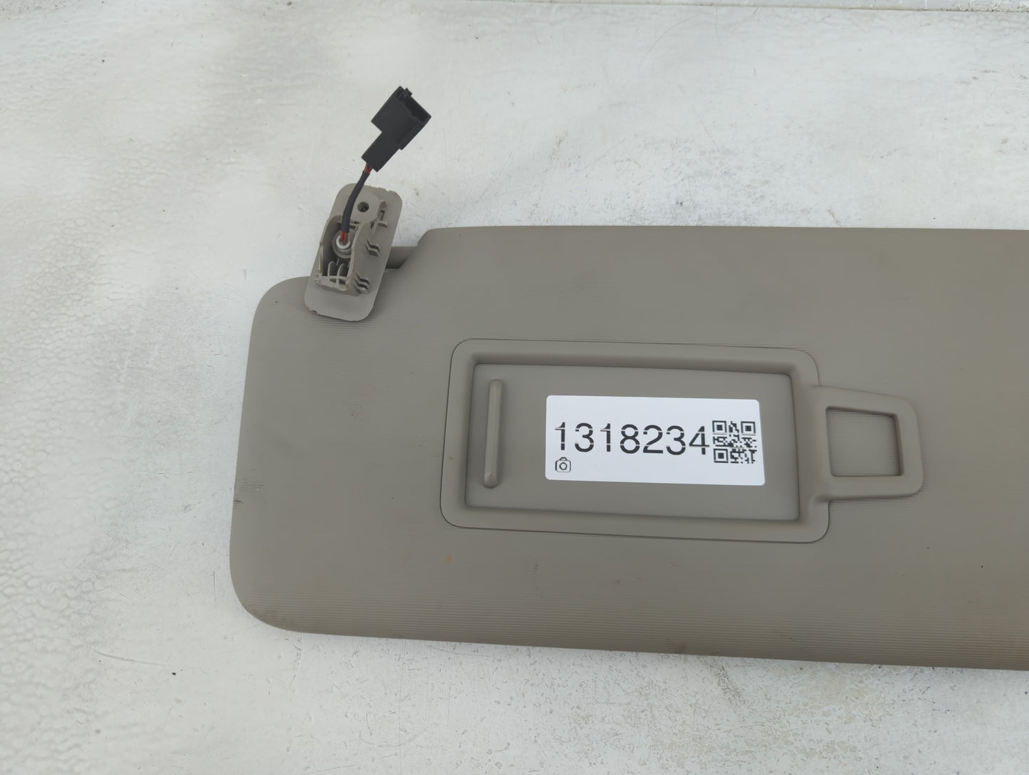 2024 Volkswagen Atlas Sun Visor Shade Replacement Driver Left Mirror Fits OEM Used Auto Parts - Oemusedautoparts1.com