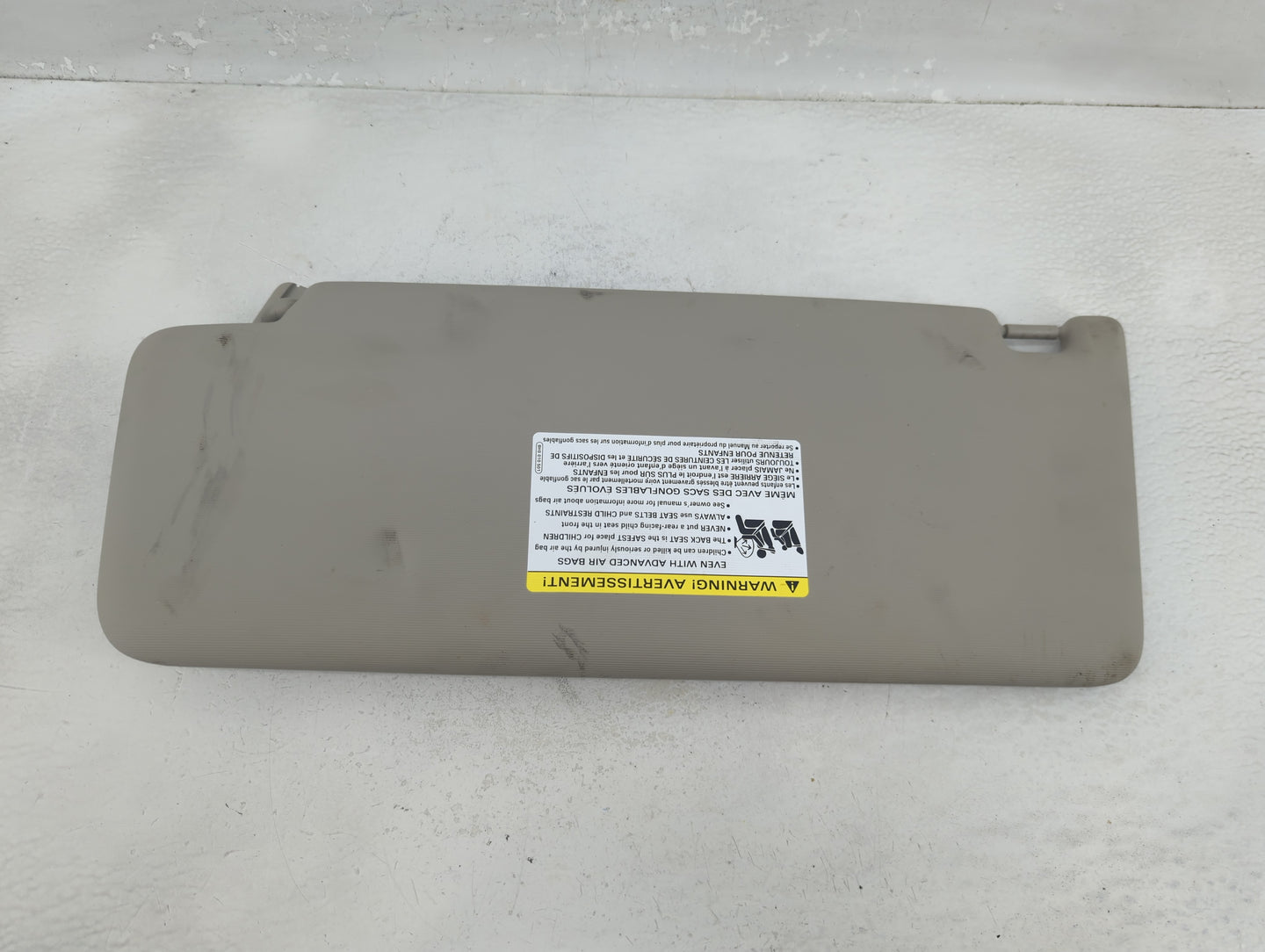 2024 Volkswagen Atlas Sun Visor Shade Replacement Passenger Right Mirror Fits OEM Used Auto Parts - Oemusedautoparts1.com
