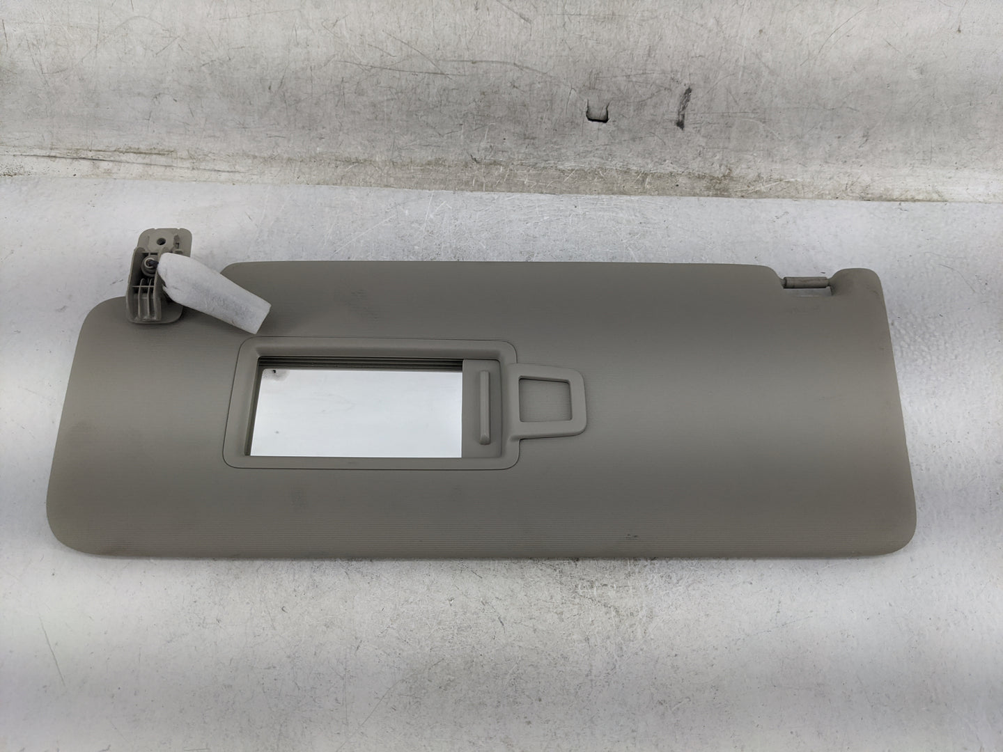 2024 Volkswagen Atlas Sun Visor Shade Replacement Driver Left Mirror Fits OEM Used Auto Parts - Oemusedautoparts1.com