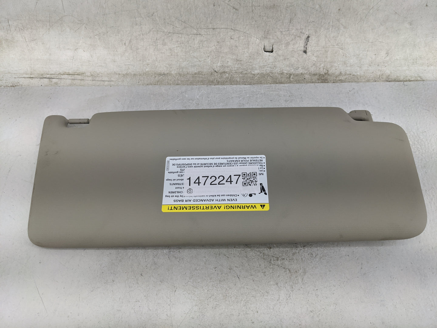 2024 Volkswagen Atlas Sun Visor Shade Replacement Driver Left Mirror Fits OEM Used Auto Parts - Oemusedautoparts1.com