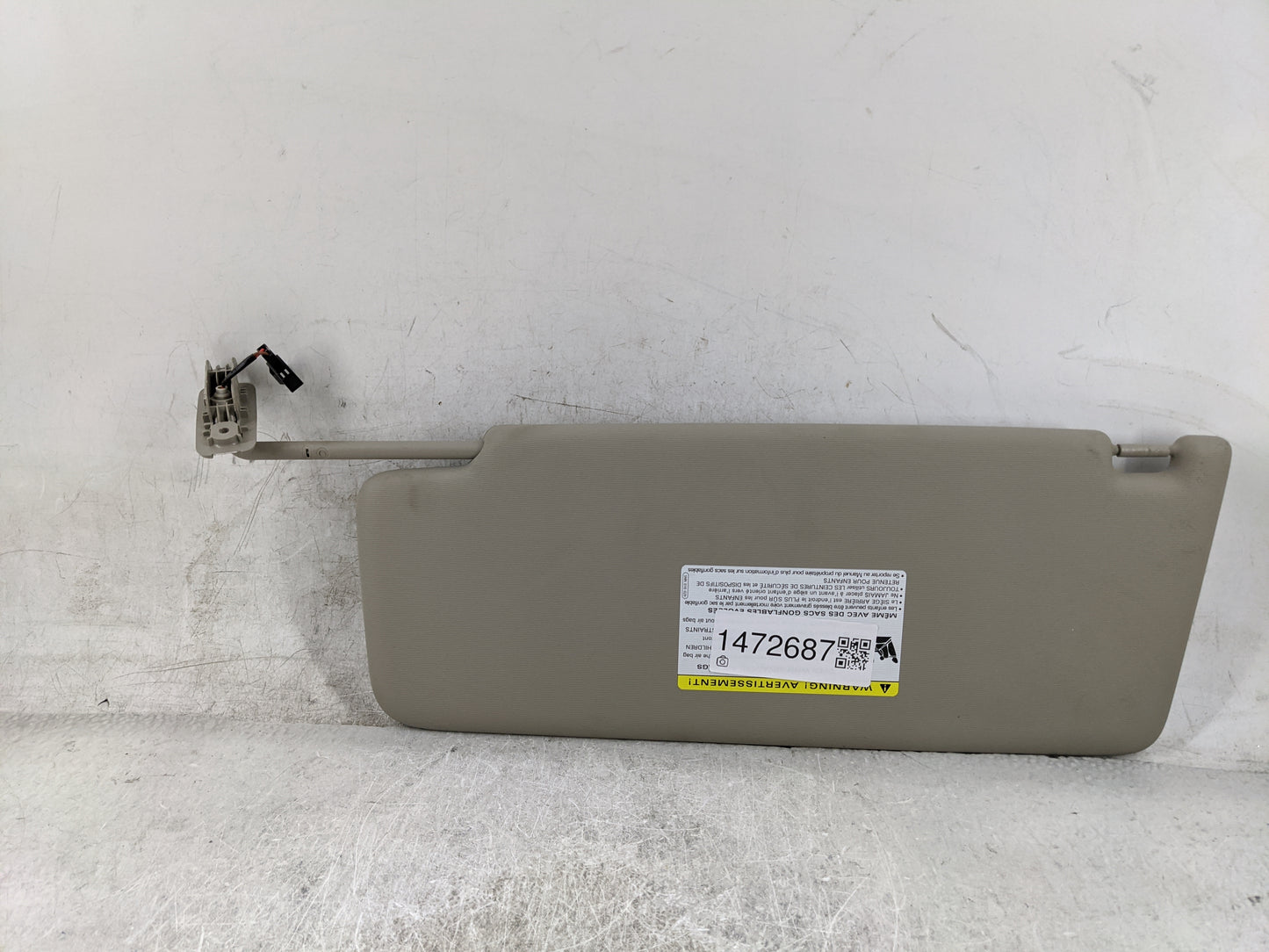 2024 Volkswagen Atlas Sun Visor Shade Replacement Passenger Right Mirror Fits OEM Used Auto Parts - Oemusedautoparts1.com