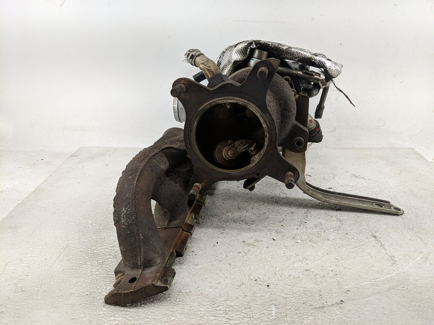 2024 Volkswagen Gti Turbocharger Exhaust Manifold With Turbo Charger - Oemusedautoparts1.com