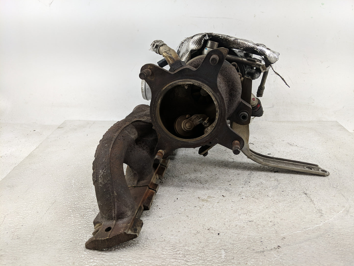 2024 Volkswagen Gti Turbocharger Exhaust Manifold With Turbo Charger - Oemusedautoparts1.com