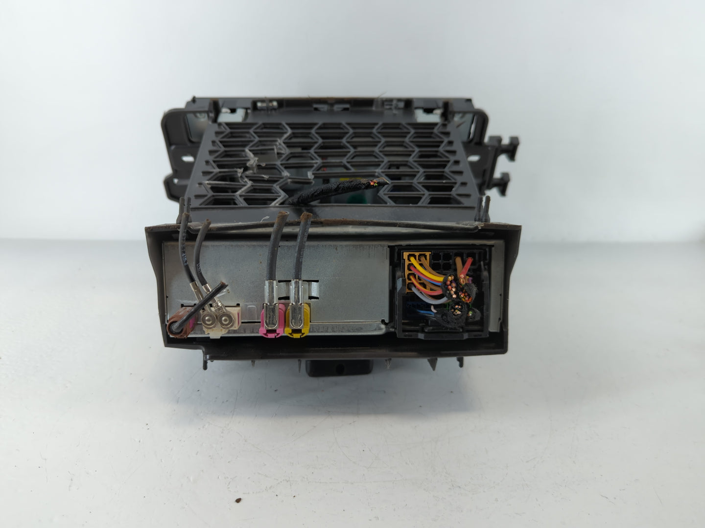 2024 Volkswagen Taos Radio AM FM Cd Player Receiver Replacement P/N:2300013810 Fits OEM Used Auto Parts - Oemusedautoparts1.