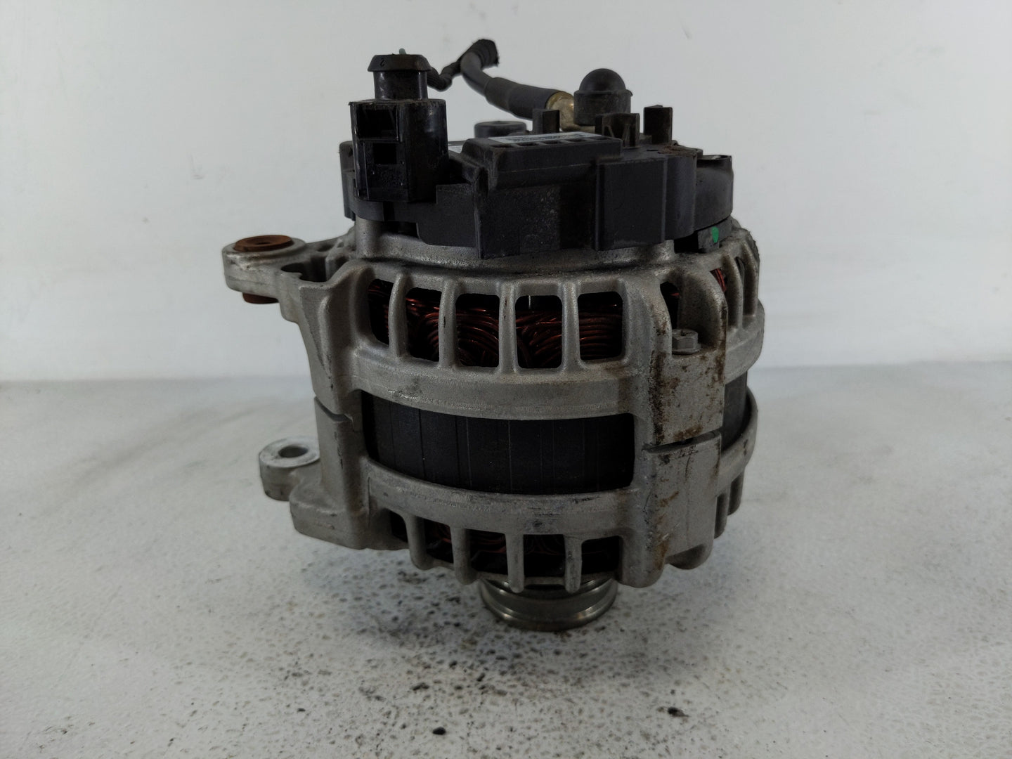 2024 Volkswagen Taos Alternator Replacement Generator Charging Assembly Engine OEM P/N:05E 903 027 A Fits OEM Used Auto Part