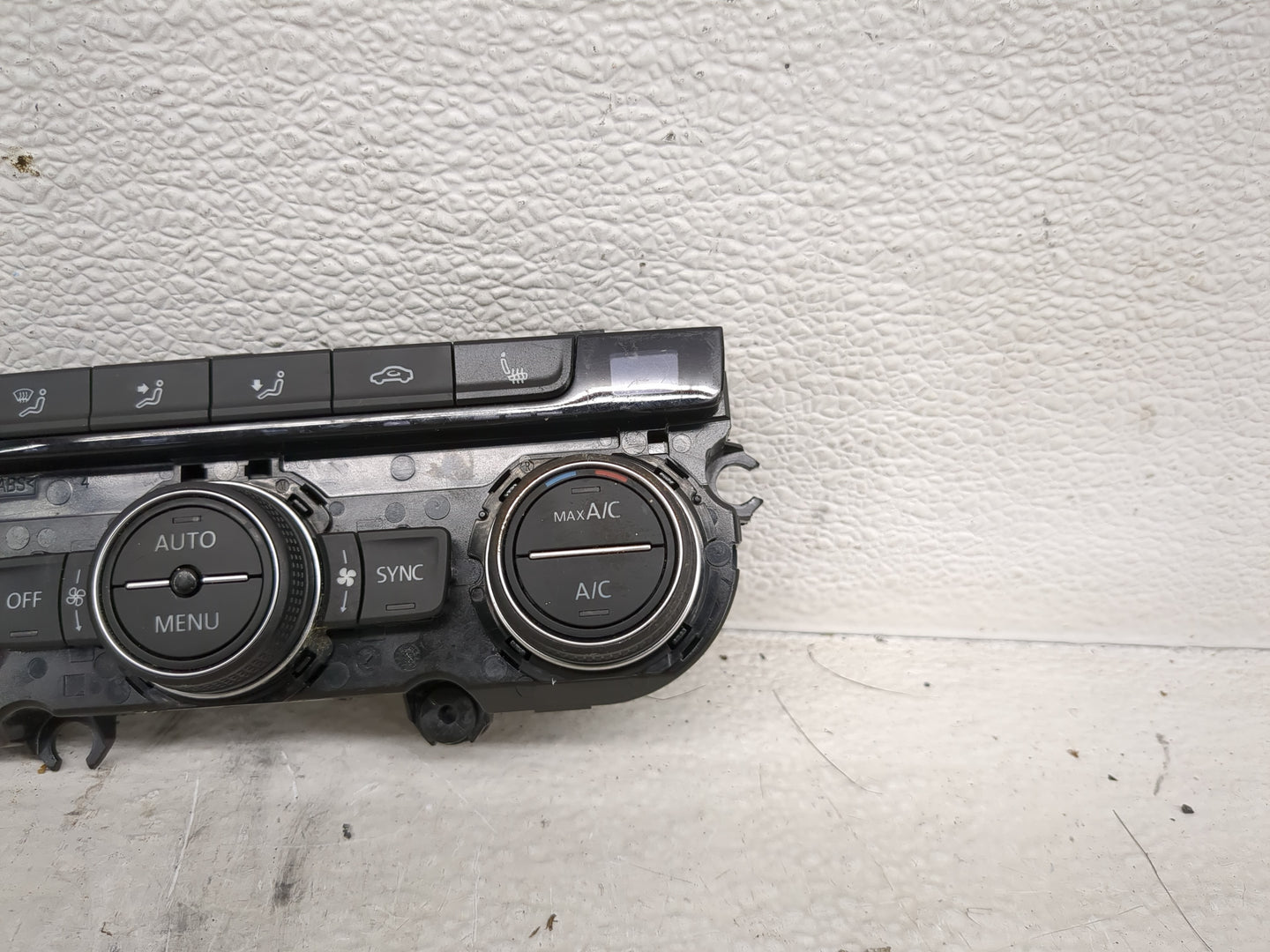 2024 Volkswagen Taos Climate Control Module Temperature AC/Heater Replacement P/N:2GJ907044D Fits OEM Used Auto Parts - Oemu