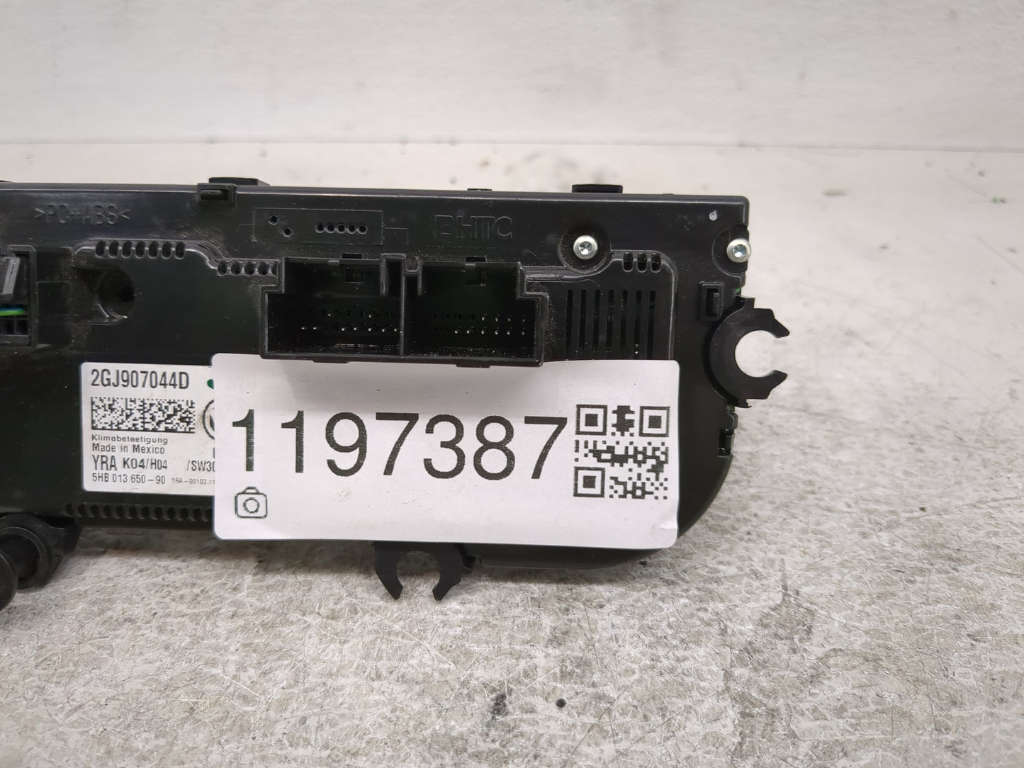 2024 Volkswagen Taos Climate Control Module Temperature AC/Heater Replacement P/N:2GJ907044D Fits OEM Used Auto Parts - Oemu
