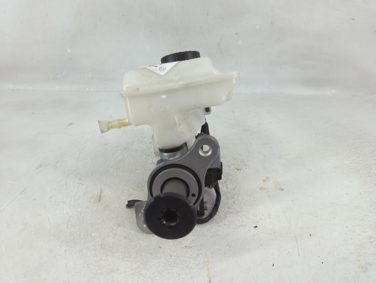 Volkswagen Taos Brake Master Cylinder 1208689 - Oemusedautoparts1.com