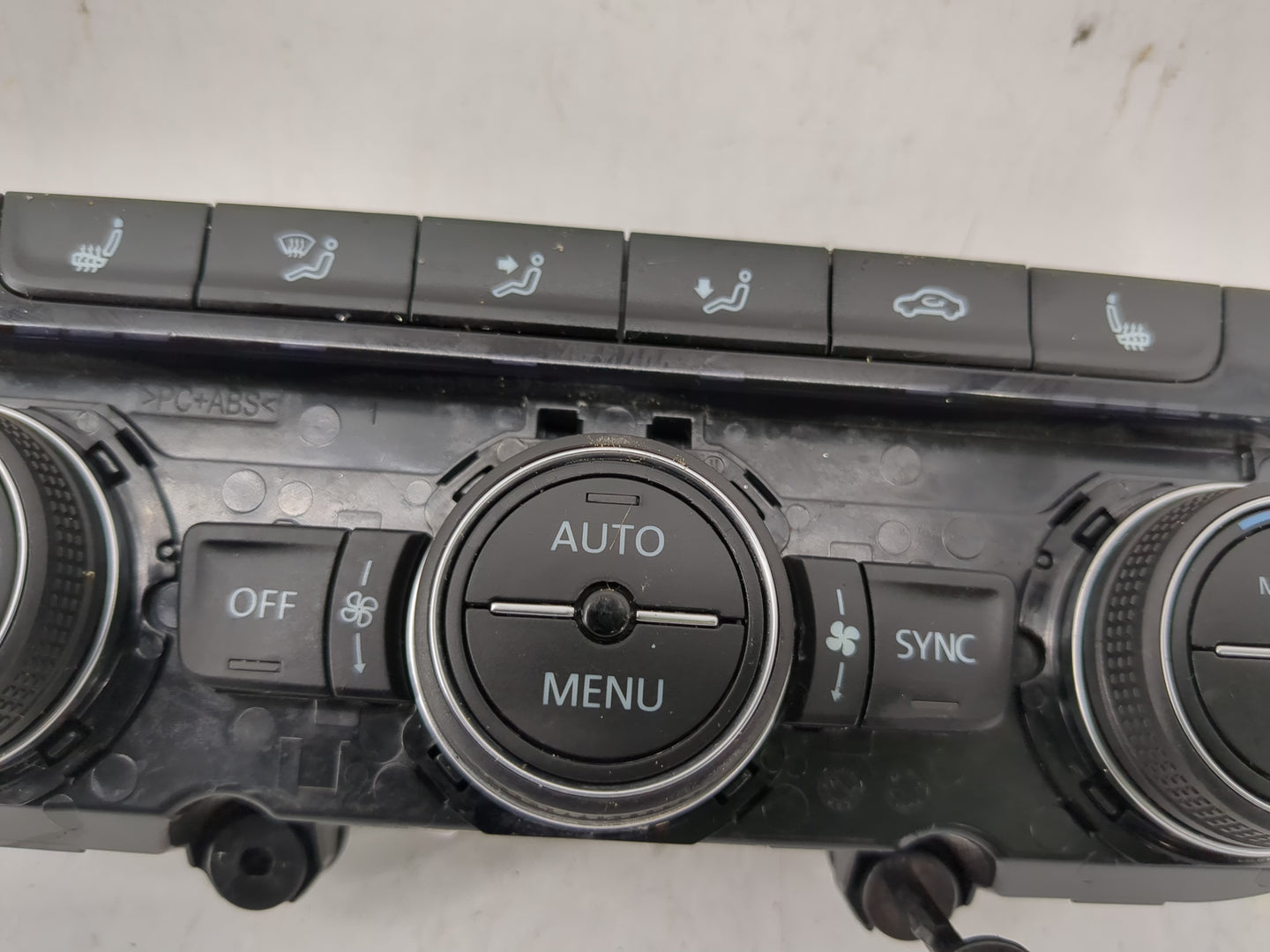 2024 Volkswagen Taos Climate Control Module Temperature AC/Heater Replacement P/N:2GJ907044D Fits OEM Used Auto Parts - Oemu