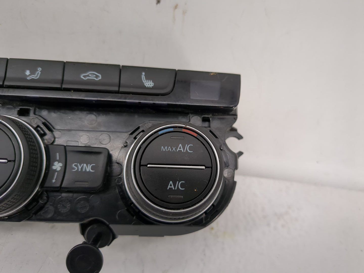 2024 Volkswagen Taos Climate Control Module Temperature AC/Heater Replacement P/N:2GJ907044D Fits OEM Used Auto Parts - Oemu