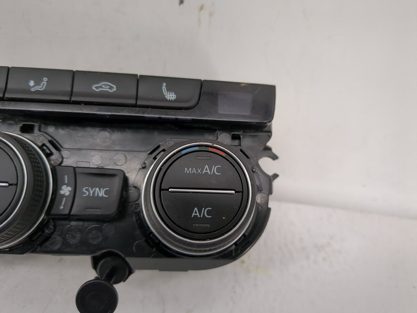 2024 Volkswagen Taos Climate Control Module Temperature AC/Heater Replacement P/N:2GJ907044D Fits OEM Used Auto Parts - Oemu