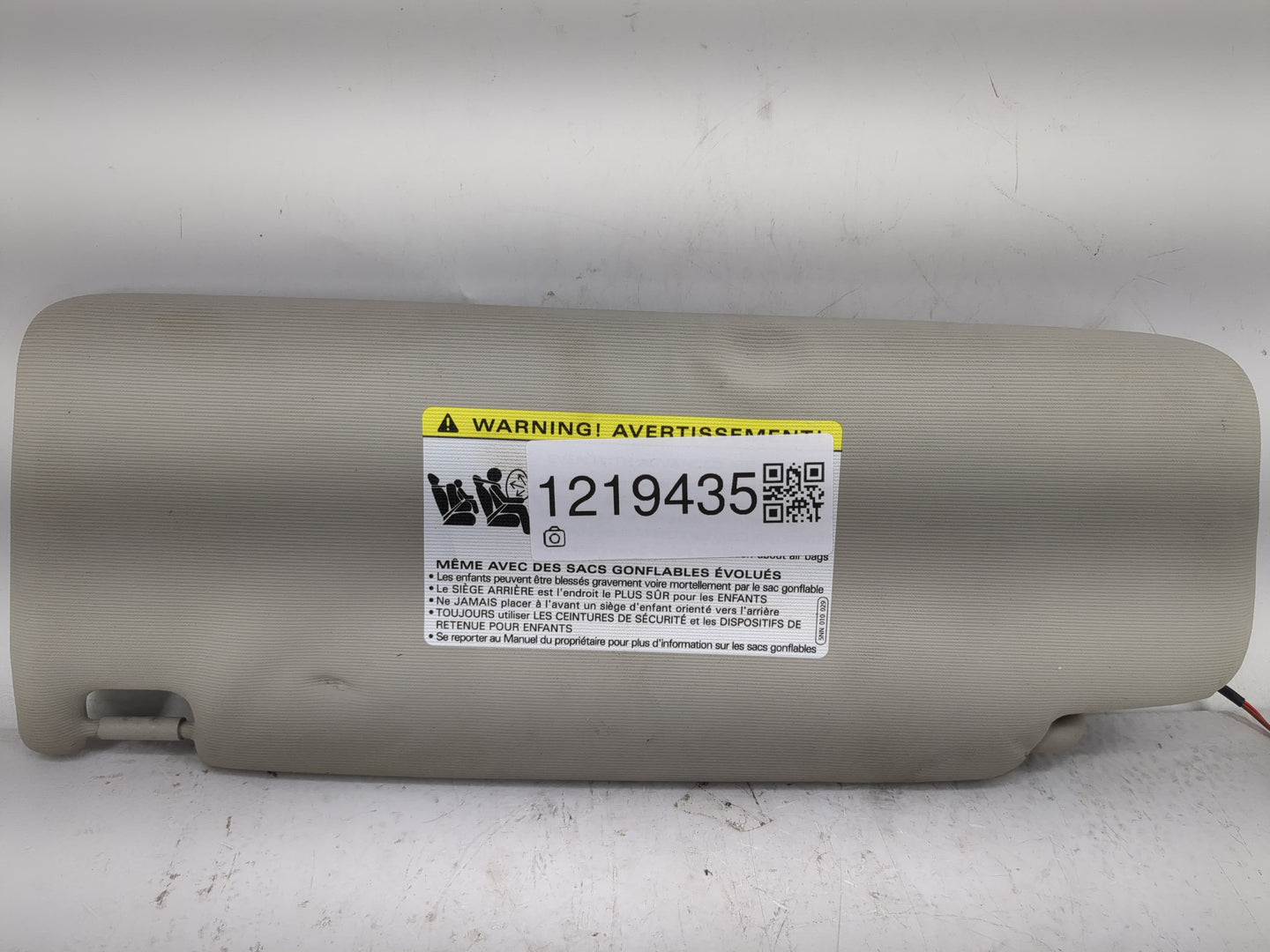 2024 Volkswagen Taos Sun Visor Shade Replacement Driver Left Mirror Fits OEM Used Auto Parts - Oemusedautoparts1.com