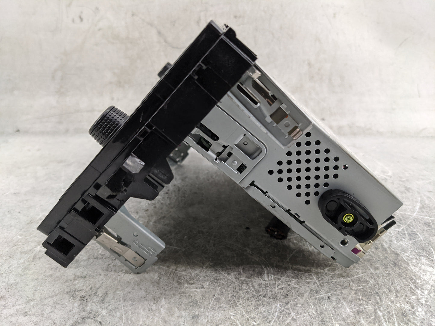 2024 Volkswagen Taos Radio AM FM Cd Player Receiver Replacement P/N:2GC035869B L77VW2 Fits OEM Used Auto Parts - Oemusedauto