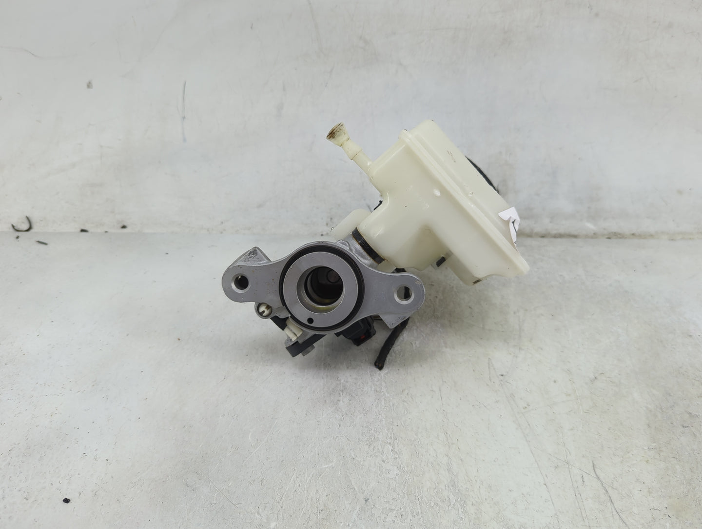 Volkswagen Taos Brake Master Cylinder 1490521 - Oemusedautoparts1.com