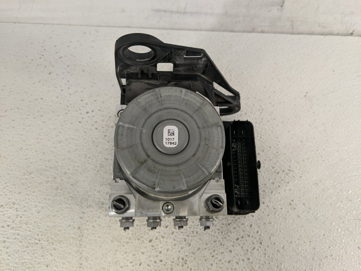 2021-2022 Volkswagen Tiguan ABS Pump Control Module Replacement P/N:3Q0 614 235 C Fits Fits 2021 2022 OEM Used Auto Parts - 