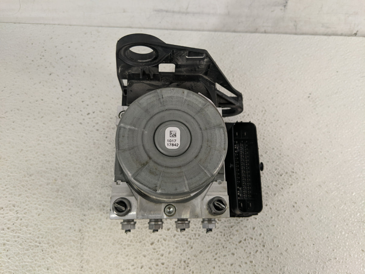 2021-2022 Volkswagen Tiguan Anti-Lock Brake ABS Pump Module Actuator OEM P/N:3Q0 614 235 C Fits Fits 2021 2022 OEM Used Auto