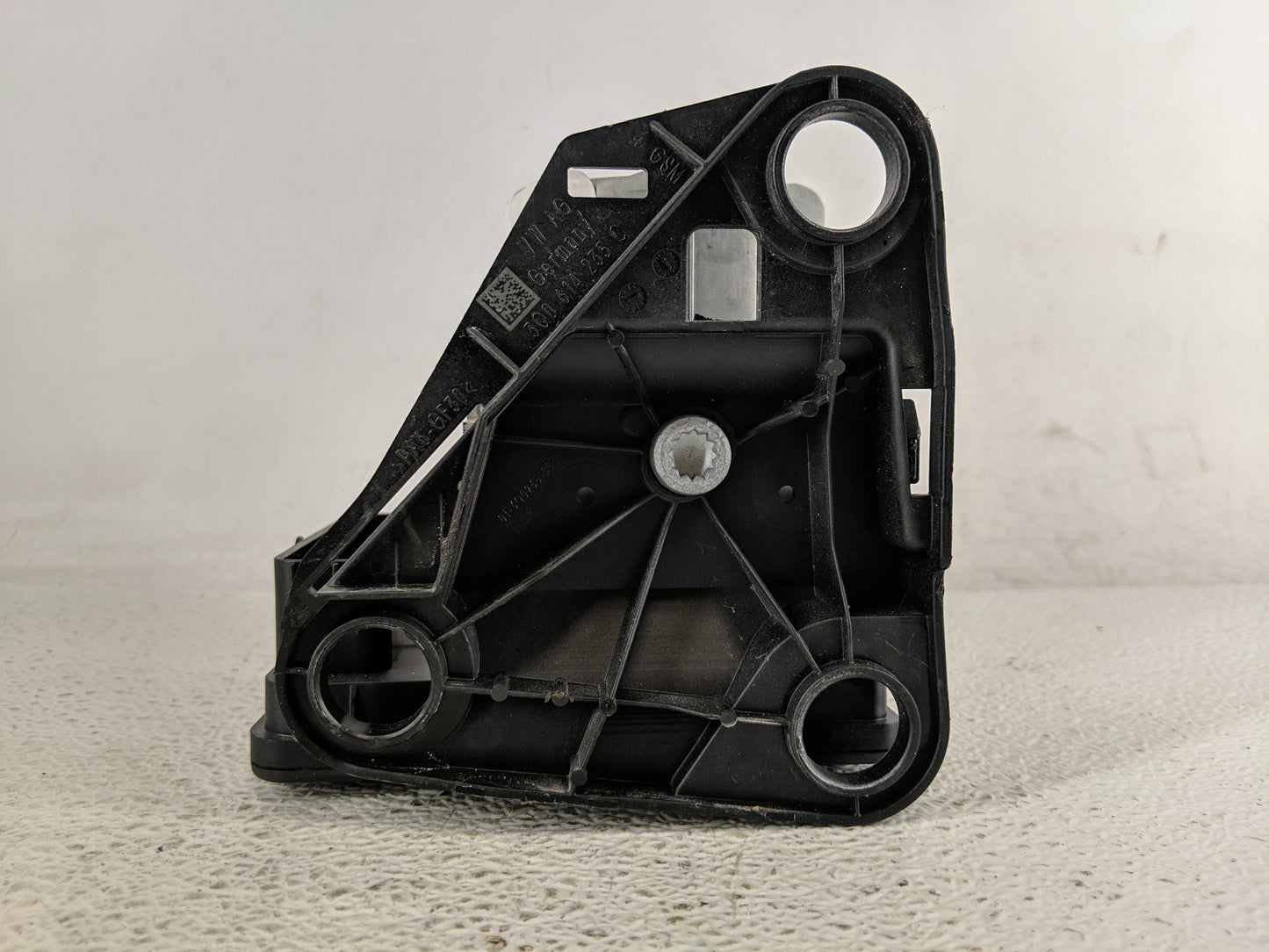 2021-2022 Volkswagen Tiguan ABS Pump Control Module Replacement P/N:3Q0 614 235 C Fits Fits 2021 2022 OEM Used Auto Parts - 