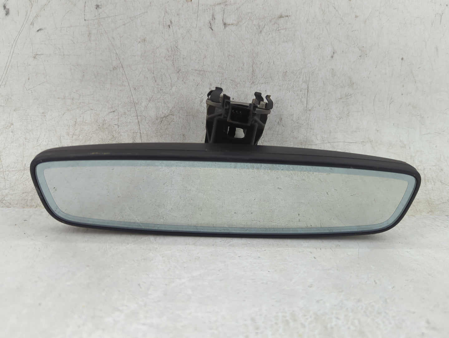 2024 Volkswagen Tiguan Interior Rear View Mirror Replacement OEM P/N:E11028191 Fits Fits 2020 2021 2022 OEM Used Auto Parts 