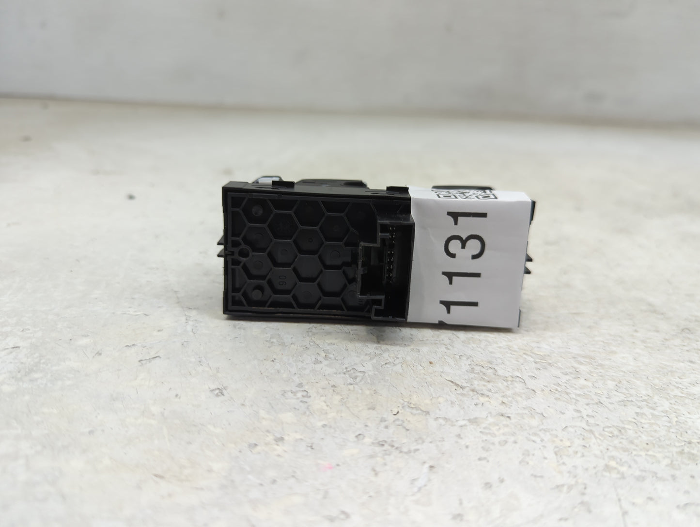2018-2022 Volkswagen Tiguan Master Power Window Switch Replacement Driver Side Left P/N:5G0959857E Fits OEM Used Auto Parts 