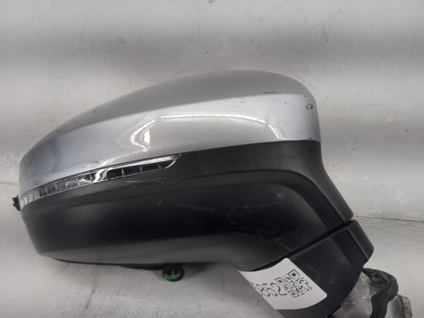2022 Volkswagen Tiguan Passenger Side View Mirror - Right Door Mirror OEM Used - Oemusedautoparts1.com