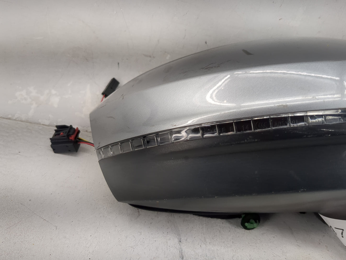 2022 Volkswagen Tiguan Passenger Side View Mirror - Right Door Mirror OEM Used - Oemusedautoparts1.com