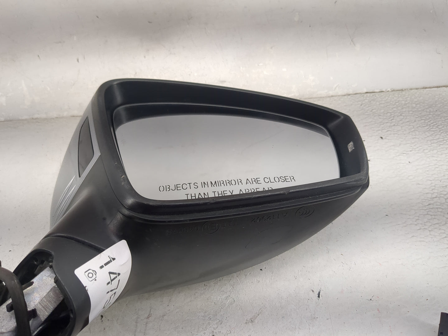 2022 Volkswagen Tiguan Passenger Side View Mirror - Right Door Mirror OEM Used - Oemusedautoparts1.com