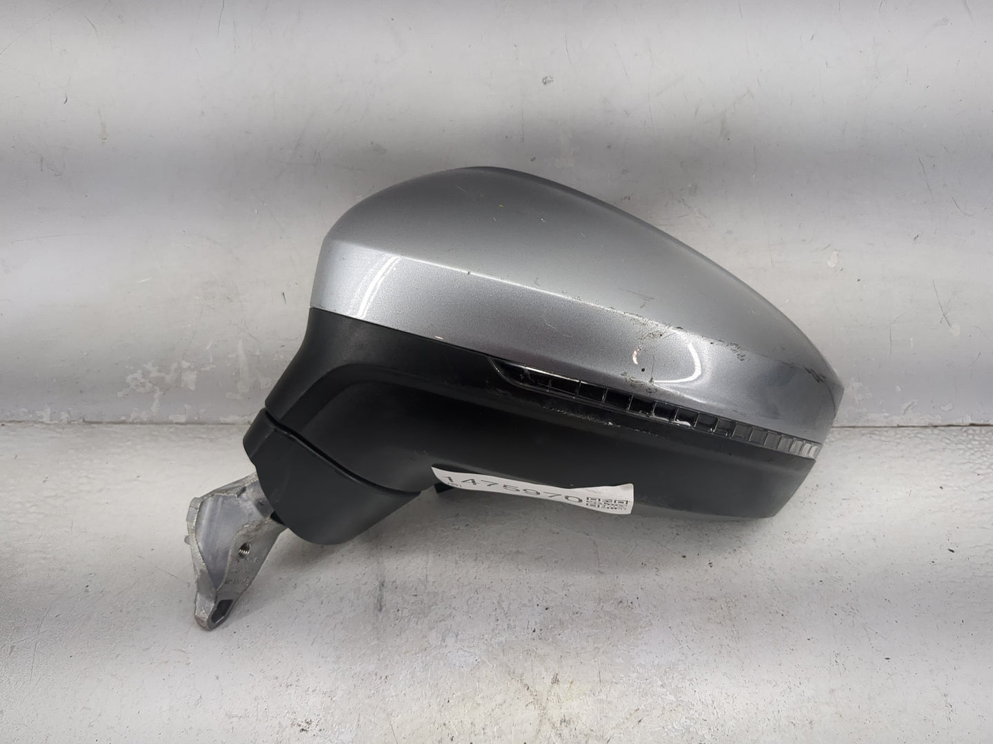 2022 Volkswagen Tiguan Driver Side View Mirror - Left Door Mirror OEM Used - Oemusedautoparts1.com