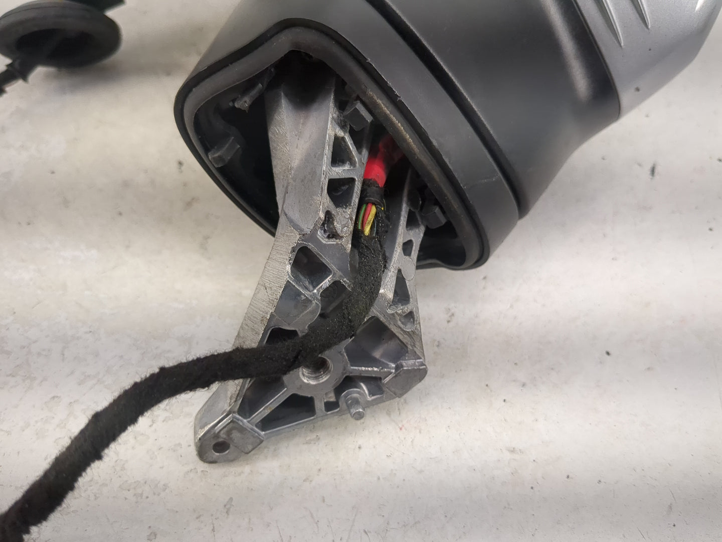 2022 Volkswagen Tiguan Driver Side View Mirror - Left Door Mirror OEM Used - Oemusedautoparts1.com
