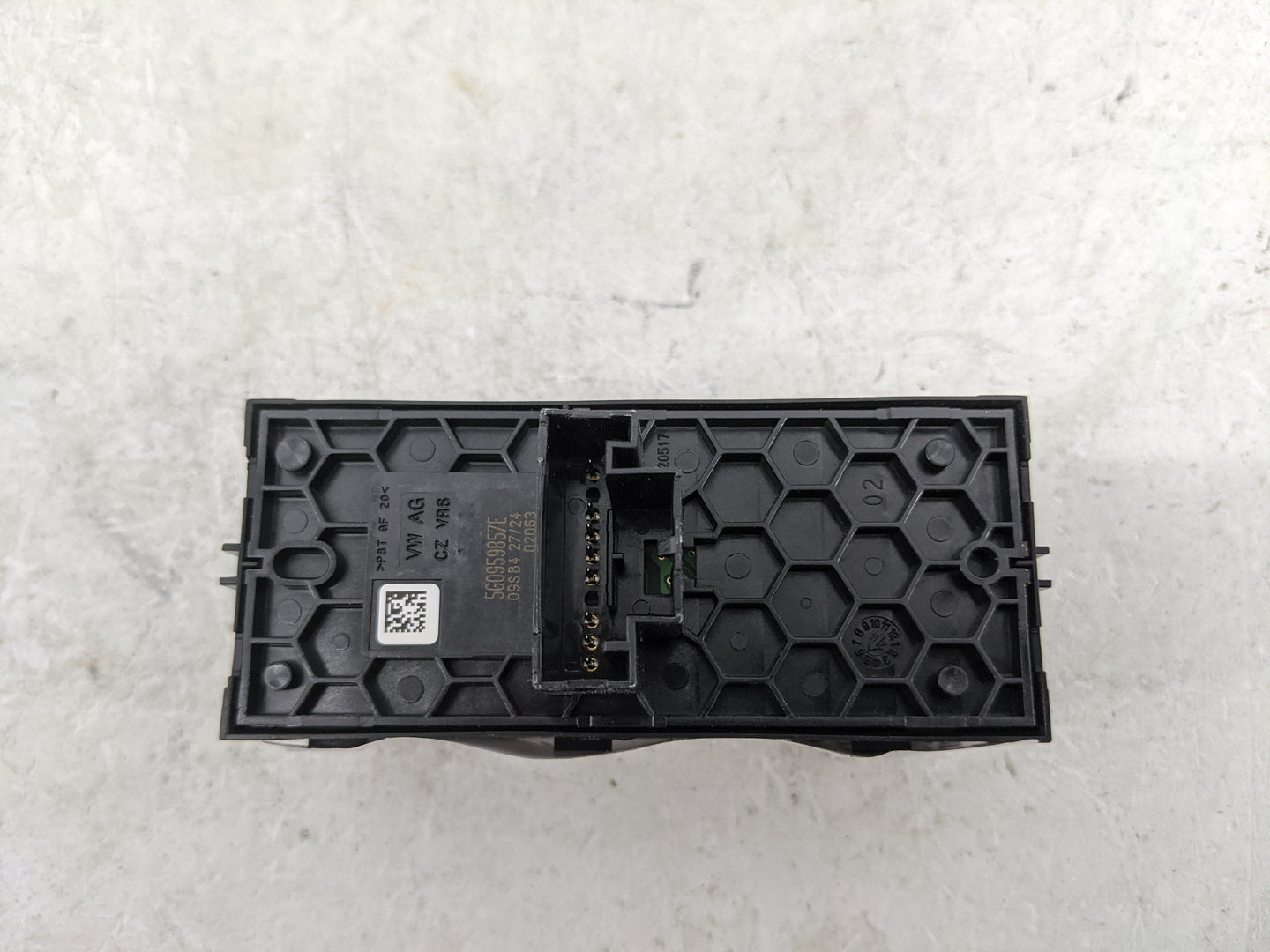 2018-2022 Volkswagen Tiguan Master Power Window Switch Replacement Driver Side Left P/N:5G0959857E Fits OEM Used Auto Parts 