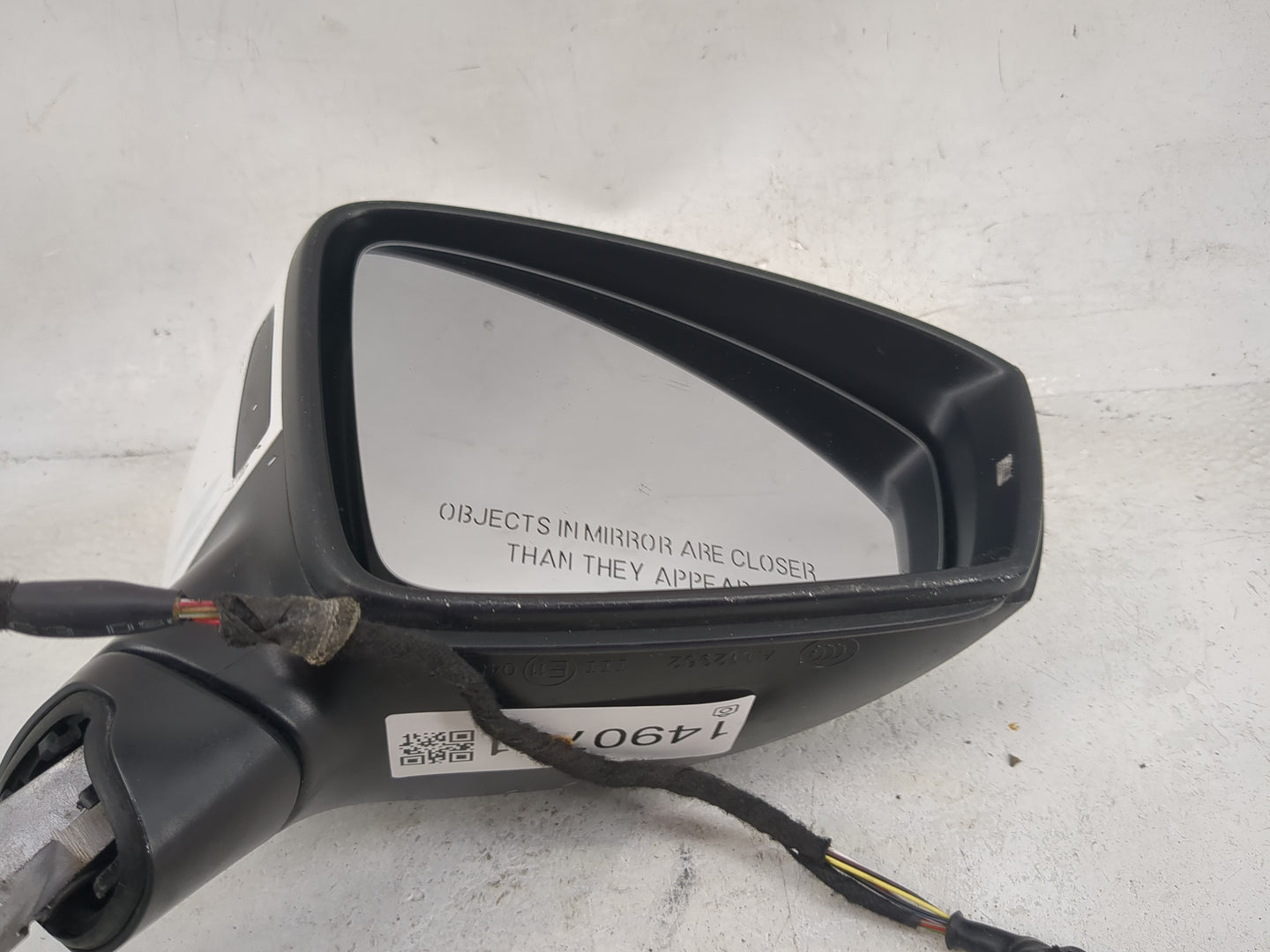 2022 Volkswagen Tiguan Passenger Side View Mirror - Right Door Mirror OEM Used - Oemusedautoparts1.com