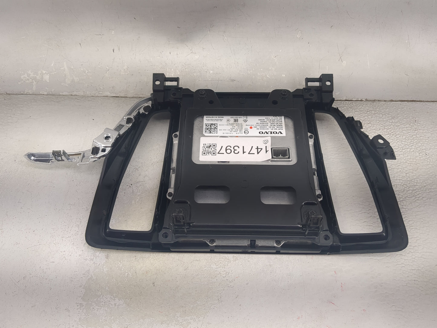 Volvo S60 Information Display Screen Black - Oemusedautoparts1.com