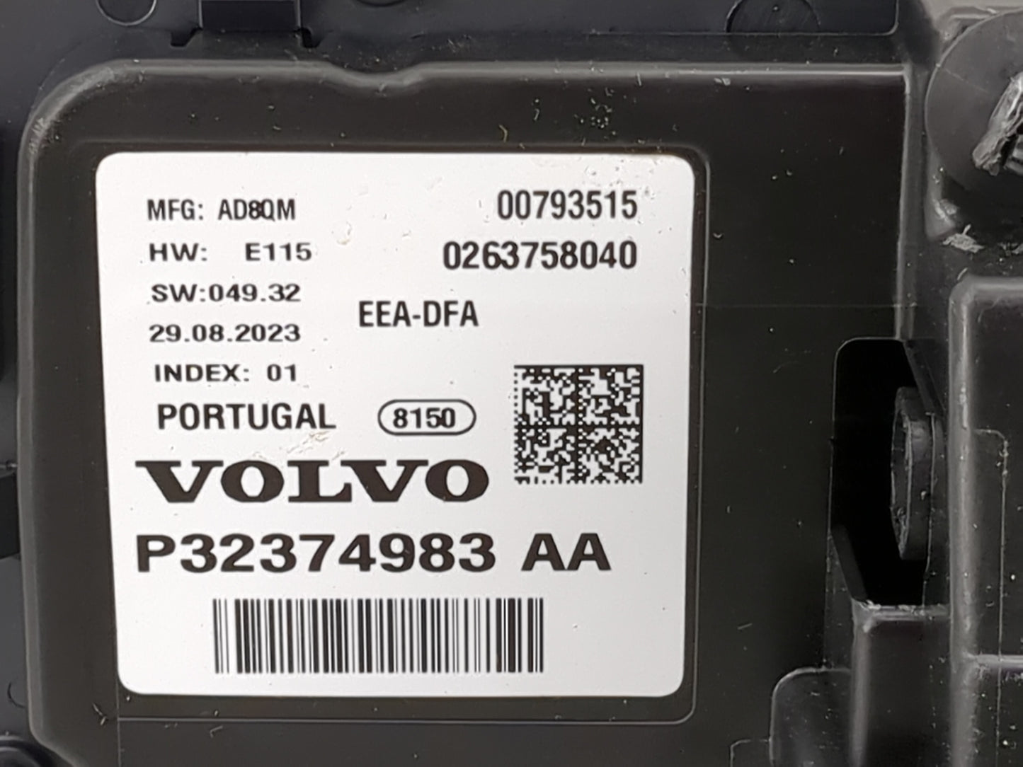 2024 Volvo Xc40 Instrument Cluster Speedometer Gauges P/N:P32374983 AA 0263758040, 00793515 Miles: Fits OEM Used Auto Parts 