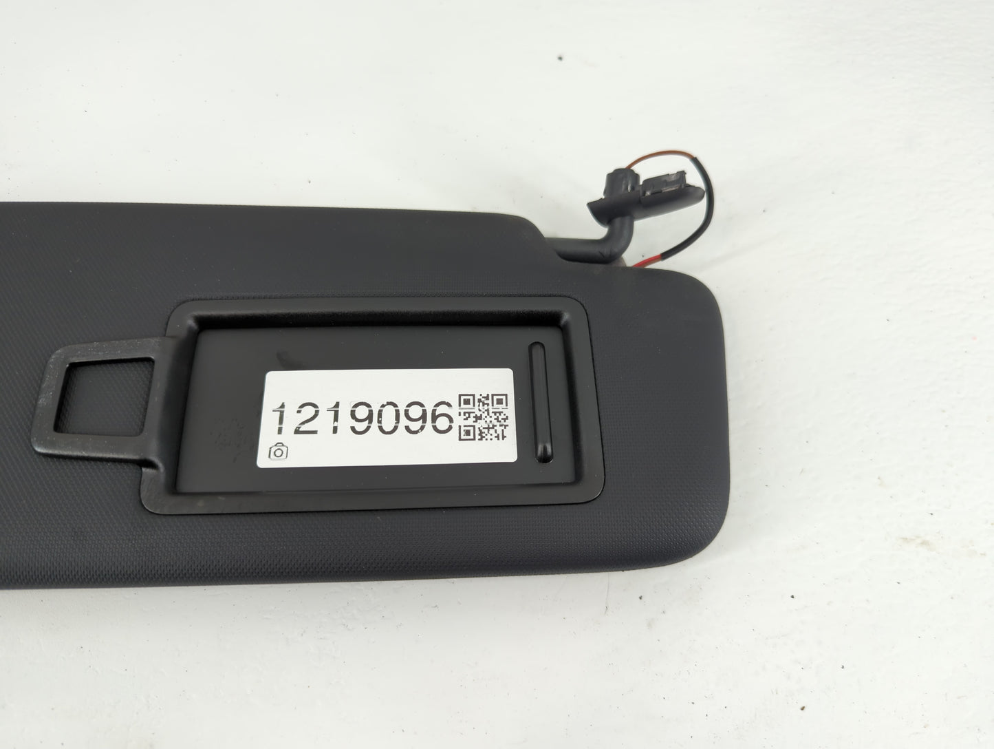 2025 Audi Q3 Sun Visor Shade Replacement Driver Left Mirror Fits OEM Used Auto Parts - Oemusedautoparts1.com