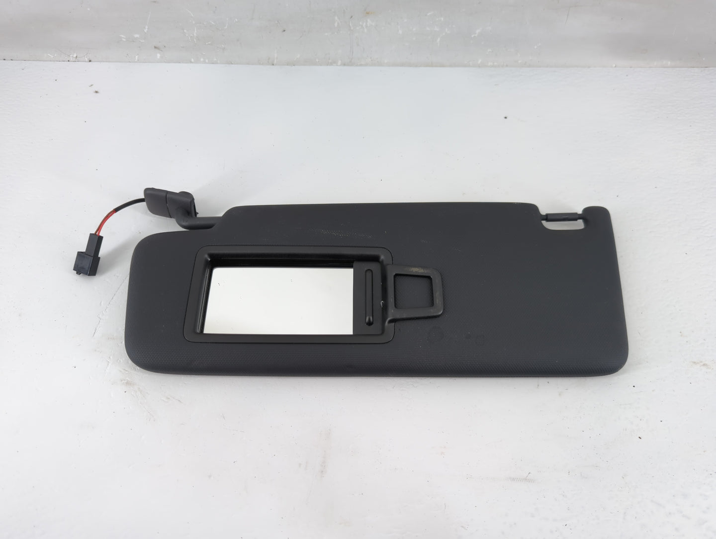 2025 Audi Q3 Sun Visor Shade Replacement Driver Left Mirror Fits OEM Used Auto Parts - Oemusedautoparts1.com