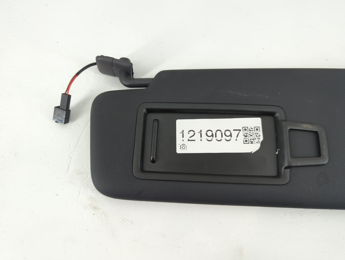 2025 Audi Q3 Sun Visor Shade Replacement Driver Left Mirror Fits OEM Used Auto Parts - Oemusedautoparts1.com