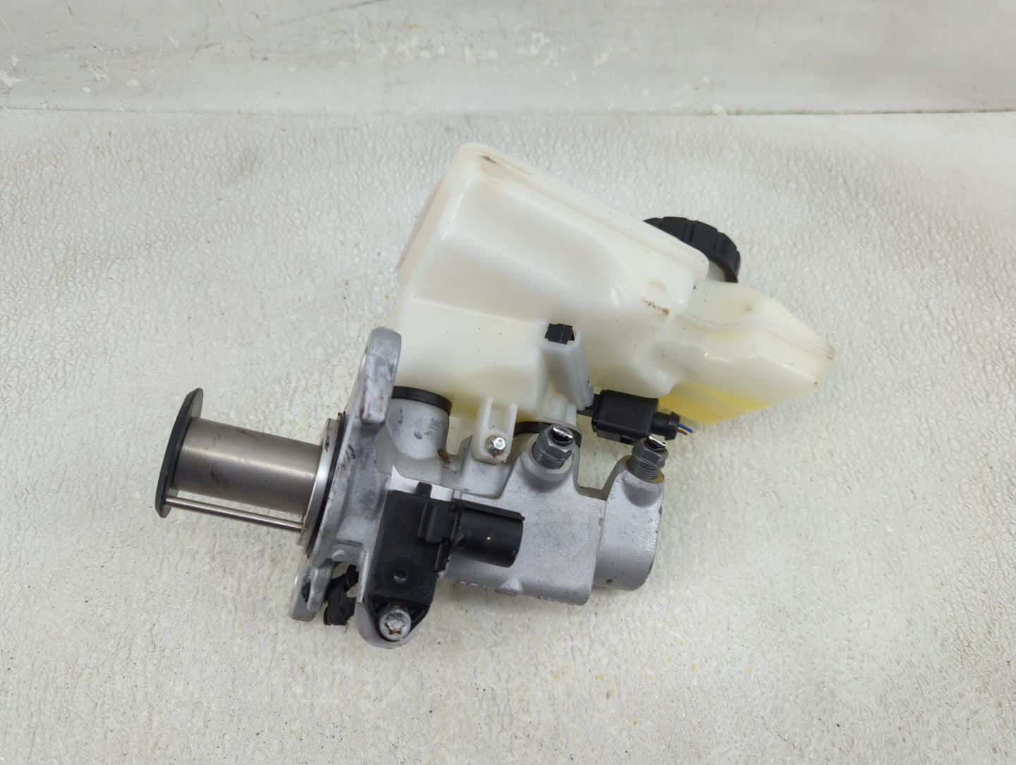 2025 Audi Q3 Brake Master Cylinder - Oemusedautoparts1.com