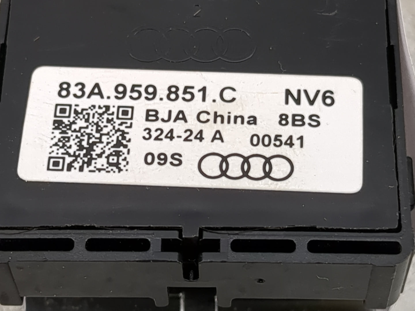 2025 Audi Q4 Etron Master Power Window Switch Replacement Driver Side Left P/N:83A.959.851.C 83A959851C Fits OEM Used Auto P
