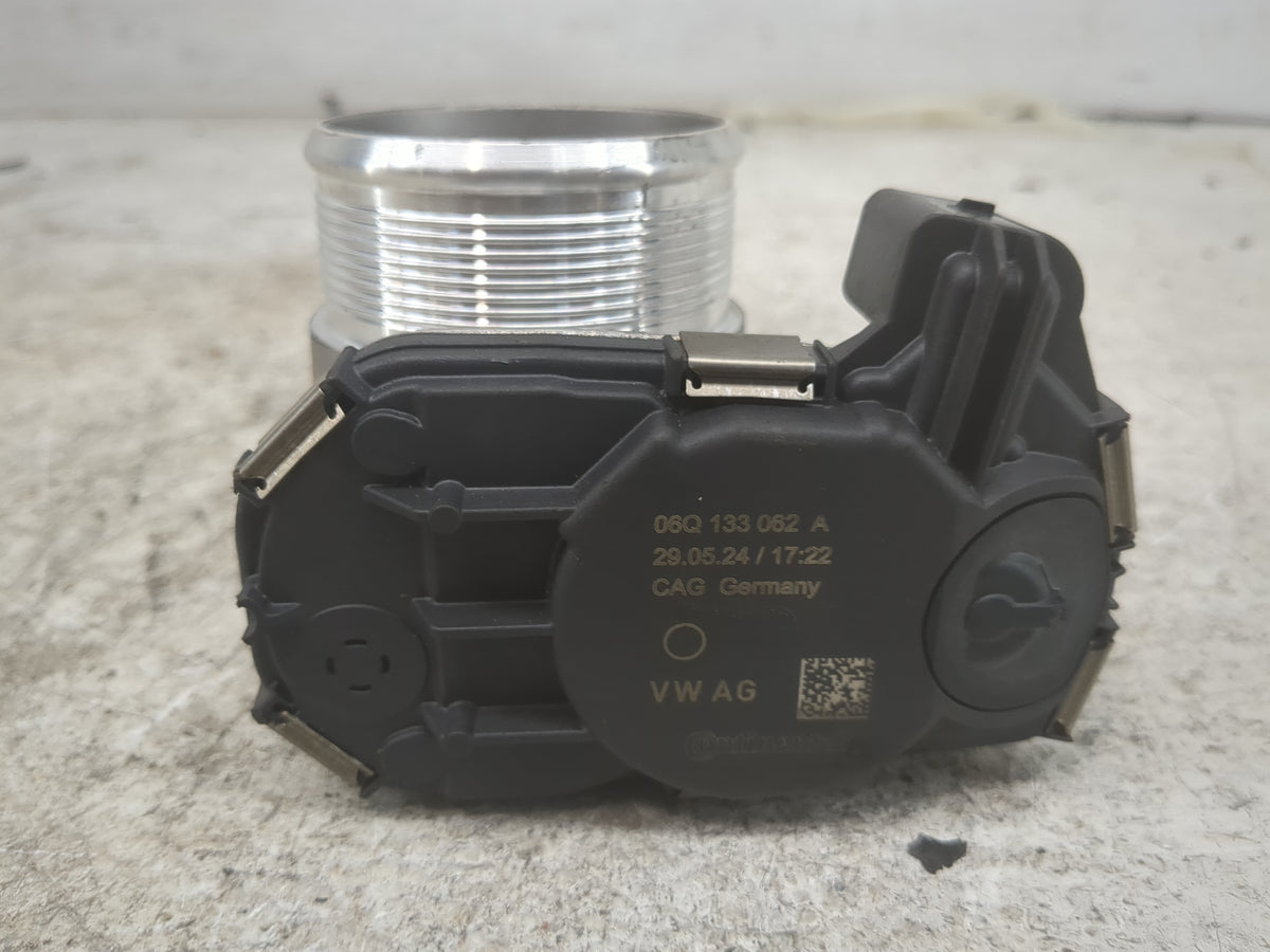 2021 Audi Q5 Throttle Body P/N:06Q 133 062 A Fits OEM Used Auto Parts - Oemusedautoparts1.com