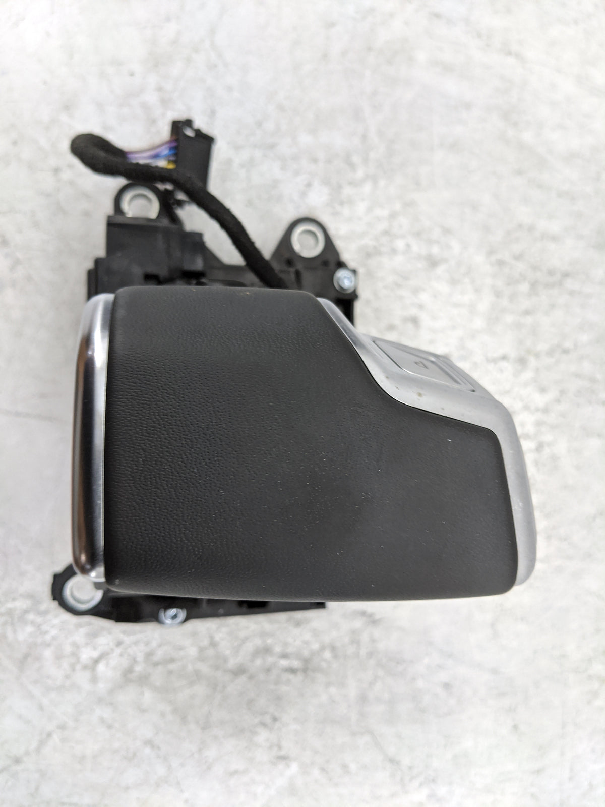 2025 Audi Q7 Floor Console Assembly Shifter - Oemusedautoparts1.com