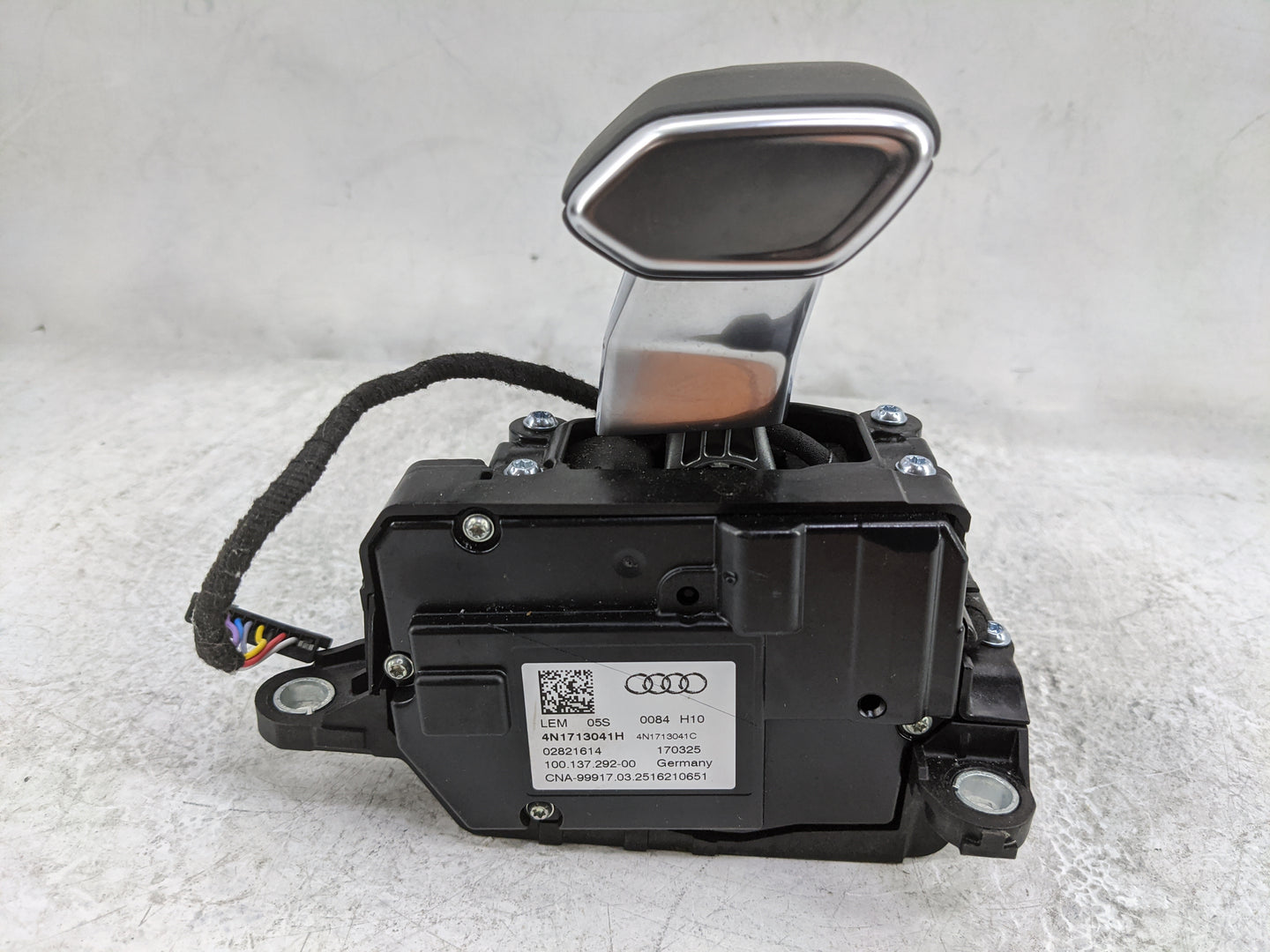 2025 Audi Q7 Floor Console Assembly Shifter - Oemusedautoparts1.com