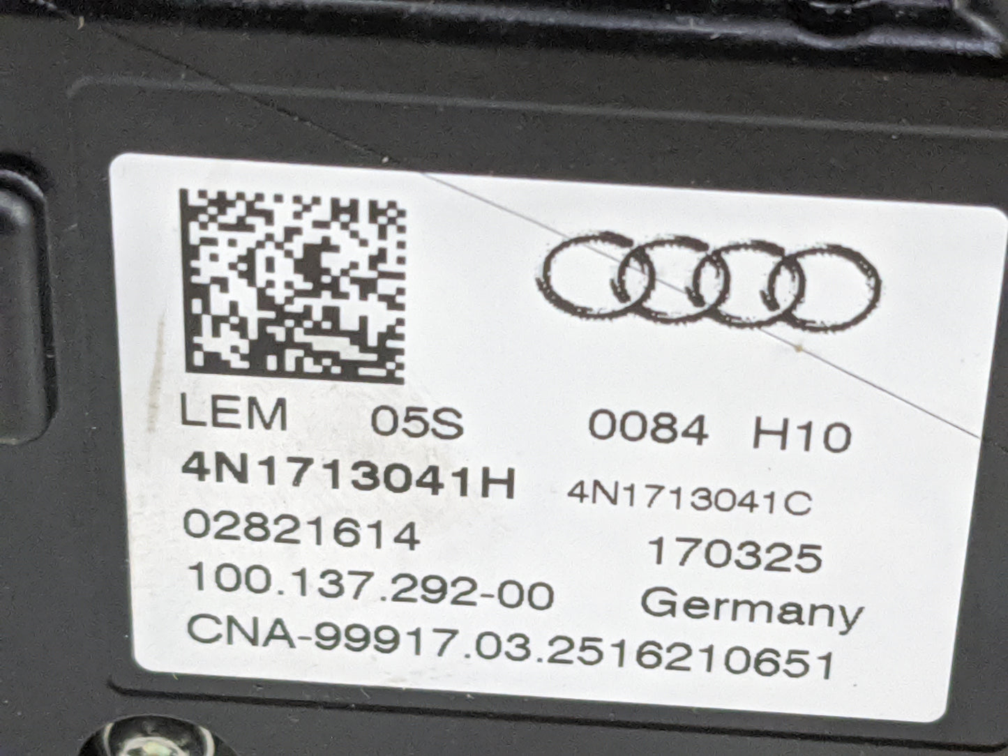 2025 Audi Q7 Floor Console Assembly Shifter - Oemusedautoparts1.com