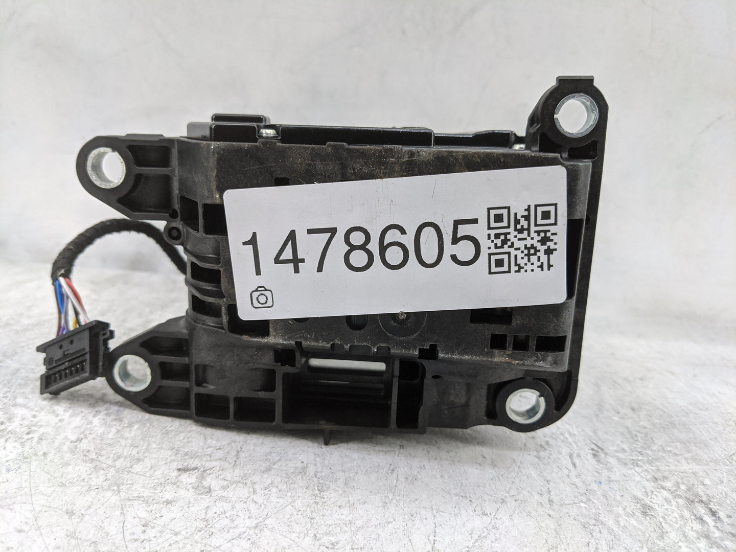 2025 Audi Q7 Floor Console Assembly Shifter - Oemusedautoparts1.com