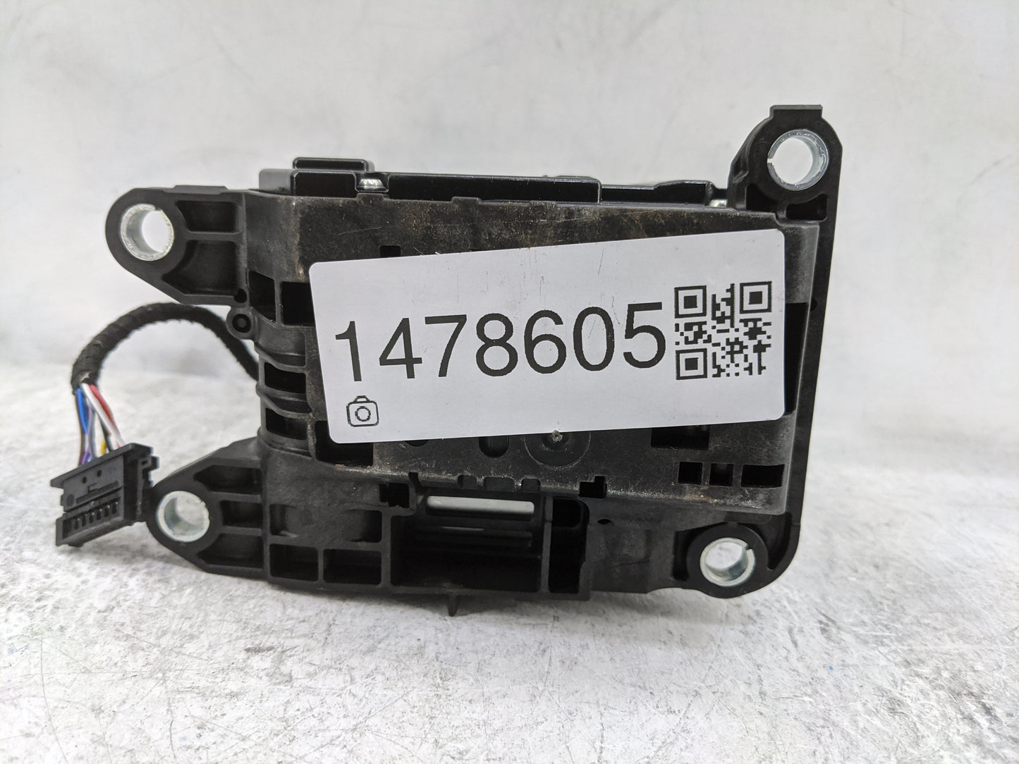 2025 Audi Q7 Floor Console Assembly Shifter - Oemusedautoparts1.com