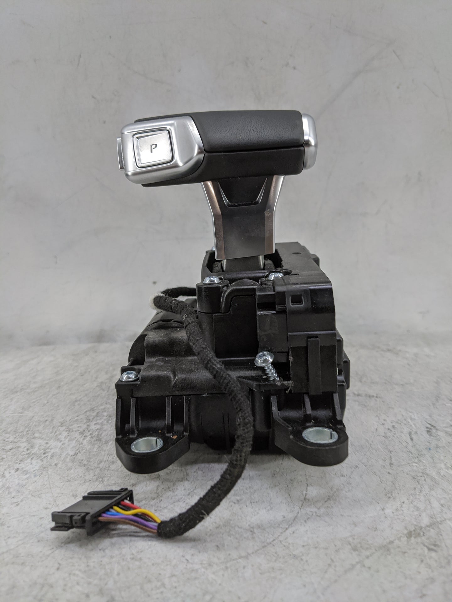 2025 Audi Q7 Floor Console Assembly Shifter - Oemusedautoparts1.com