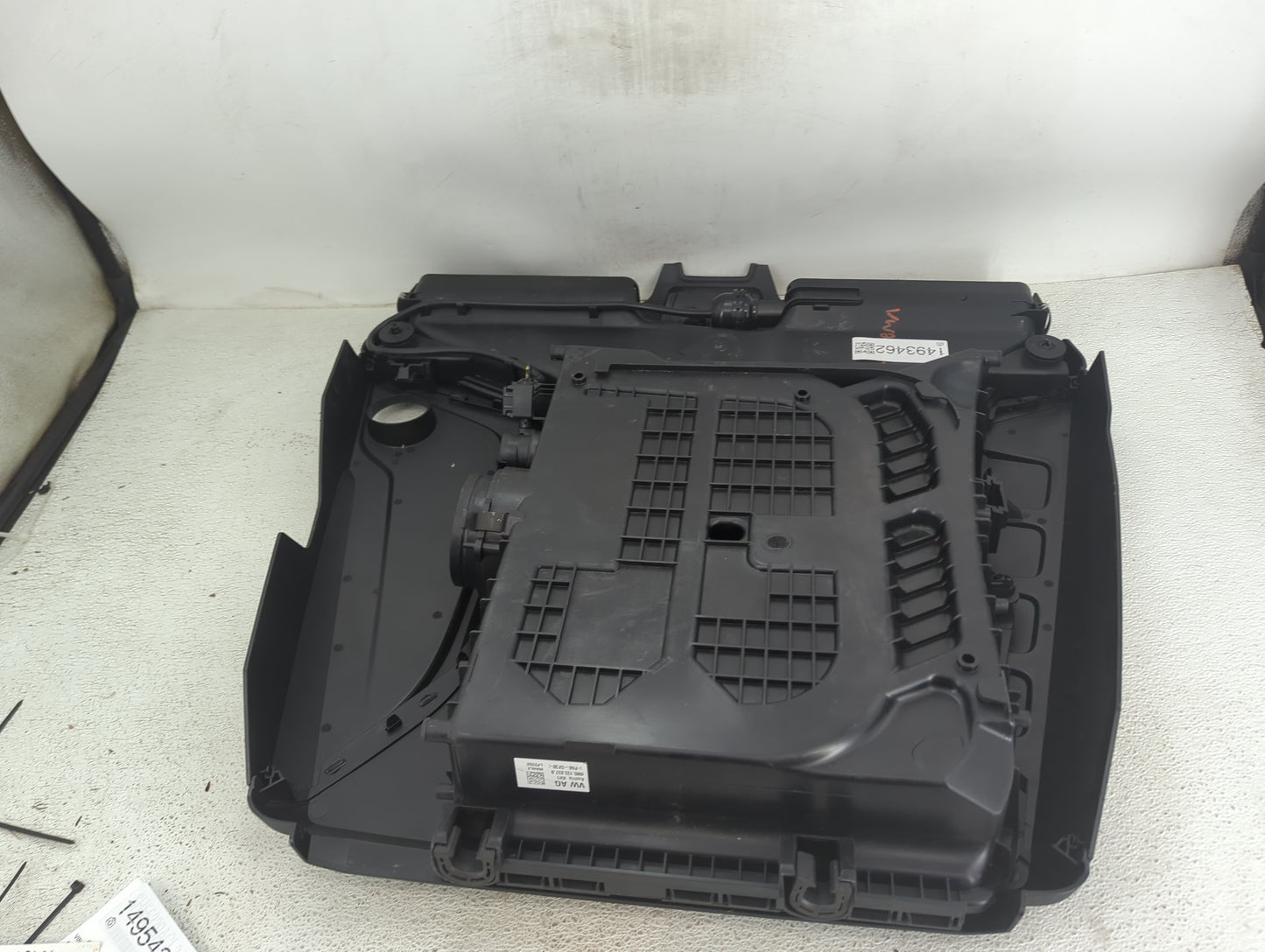 2025 Audi Q7 Engine Cover Black - Oemusedautoparts1.com